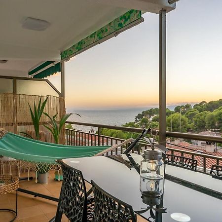 Beach Front Retro Hideaway In סאלו מראה חיצוני תמונה