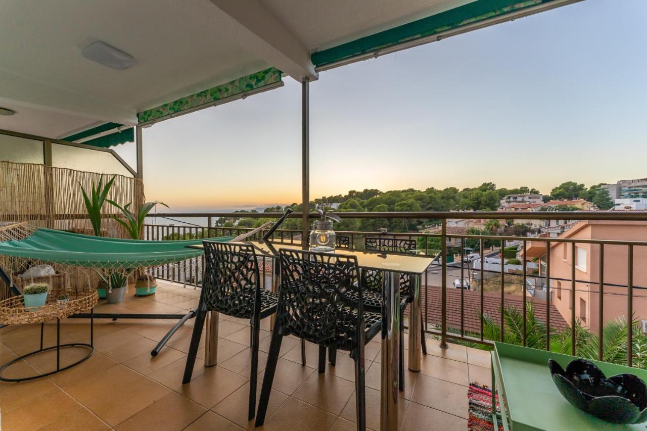Beach Front Retro Hideaway In סאלו מראה חיצוני תמונה