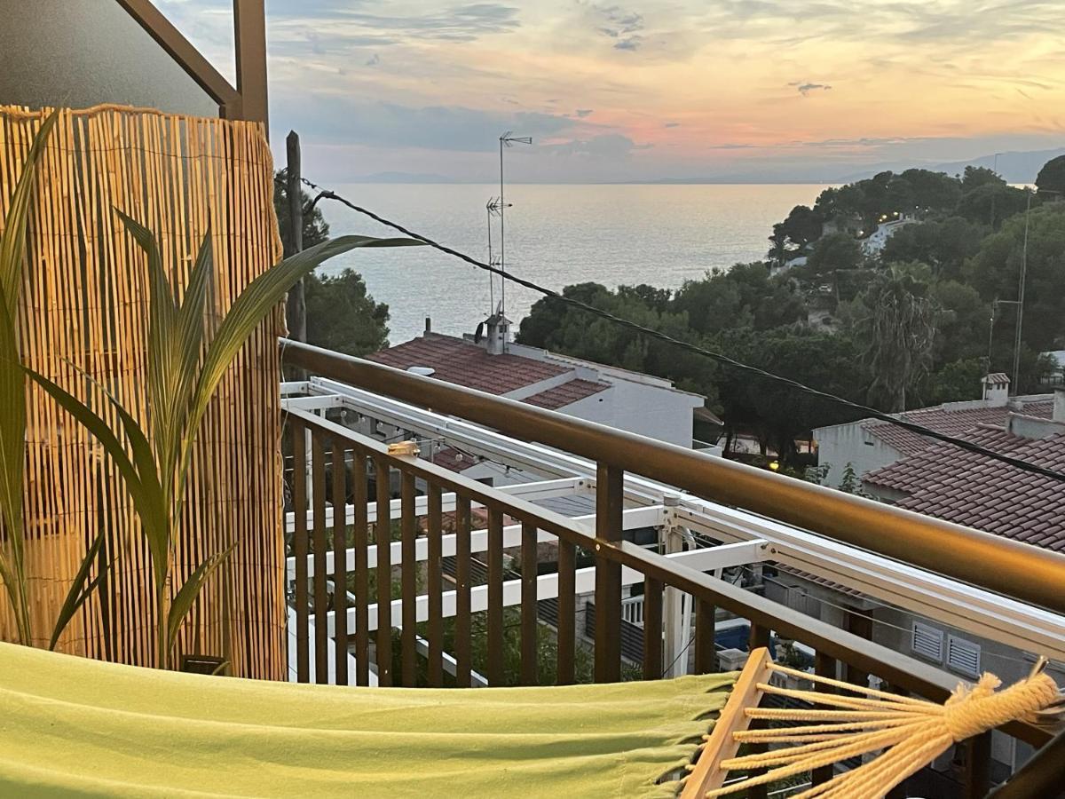 Beach Front Retro Hideaway In סאלו מראה חיצוני תמונה