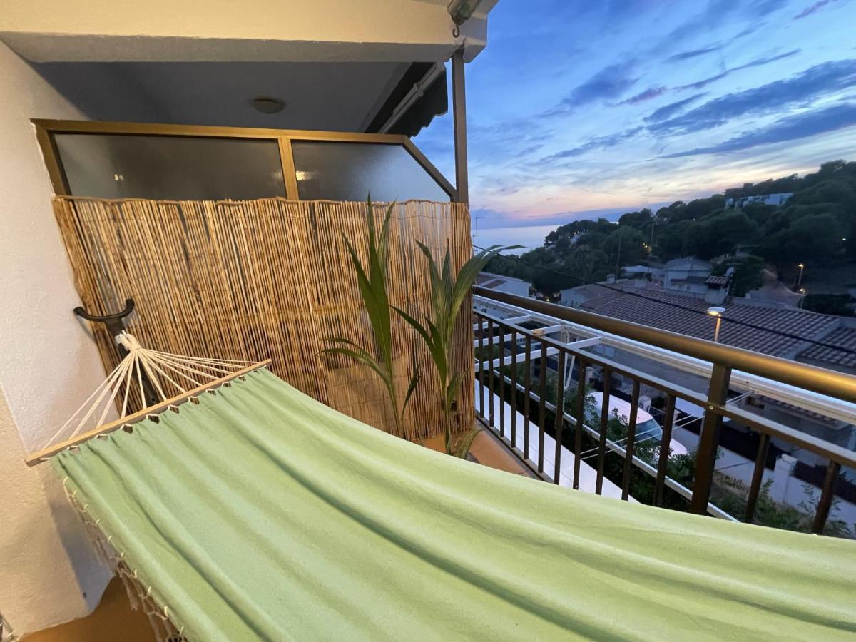Beach Front Retro Hideaway In סאלו מראה חיצוני תמונה