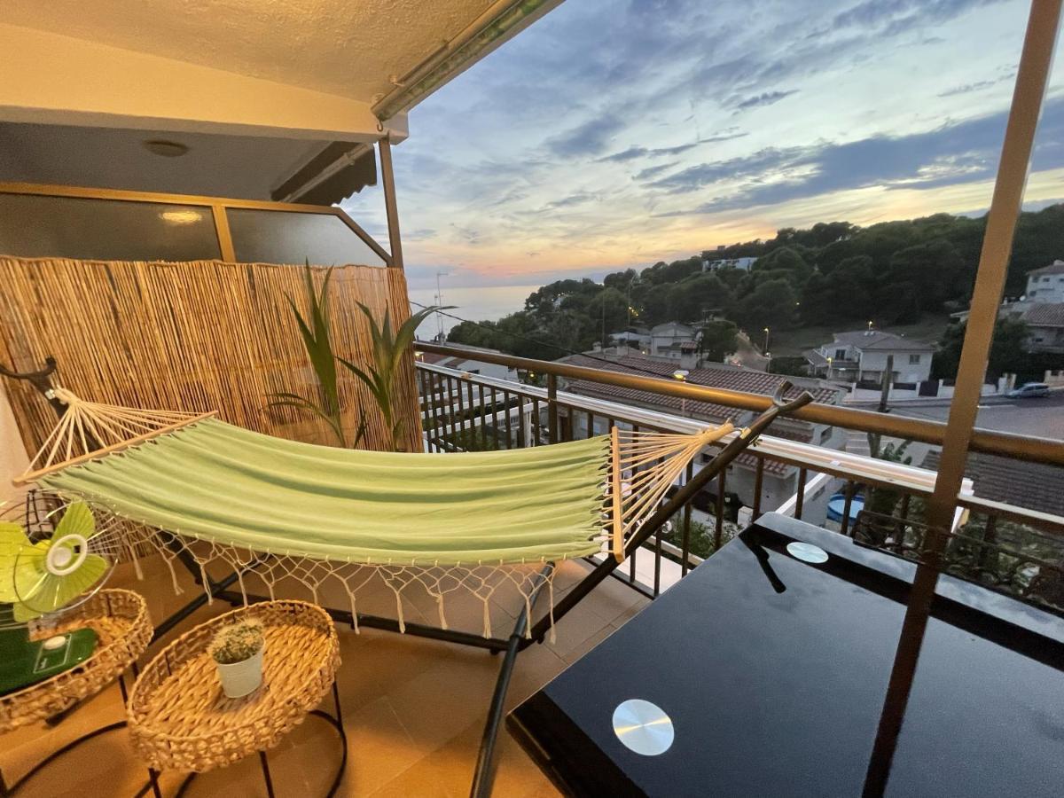 Beach Front Retro Hideaway In סאלו מראה חיצוני תמונה